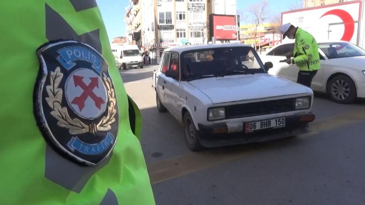 Aksaray&rsquo;da polisin uygulamaları s&uuml;r&uuml;yor