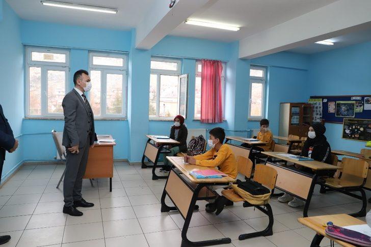 Isparta’da 124 köy okulunda 5 bin 336 öğrenci yüz yüze eğitime başladı G2