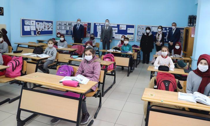 Isparta’da 124 köy okulunda 5 bin 336 öğrenci yüz yüze eğitime başladı G4