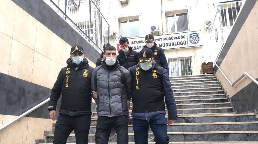 Oto galeride 3 kişinin yaralandığı silahlı kavganın zanlıları g&ouml;zaltında
