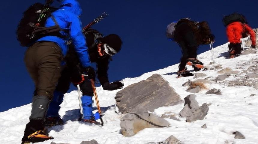 Dağcıların ’rüzgarla’ imtihanı