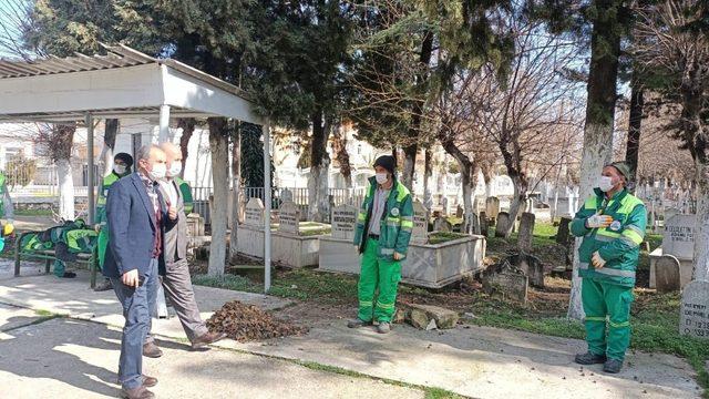 Mezarlıklarda bakım ve temizlik yapıldı