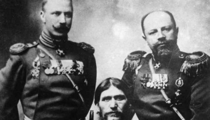 Rus İmparatorluğu’nun en etkili silahı olarak bilinen ve kehanetleriyle herkesi şaşkına çeviren bir papaz: Grigori Rasputin