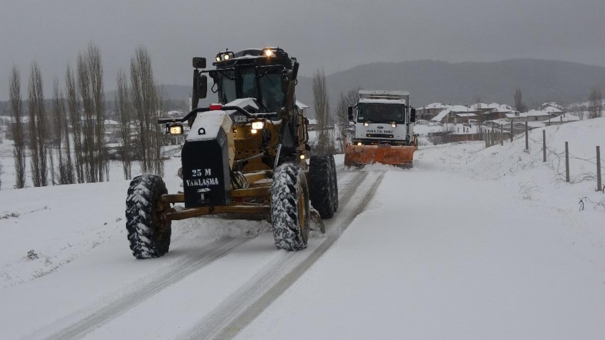 Uşak&rsquo;ta kar yağışı etkisini g&ouml;sterdi
