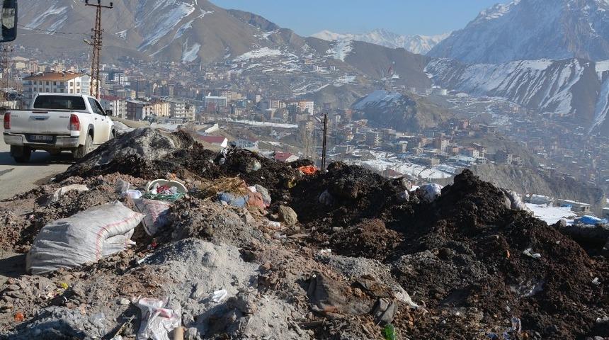 Hakkari Belediyesi k&ouml;m&uuml;r k&uuml;lleri i&ccedil;in uyardı