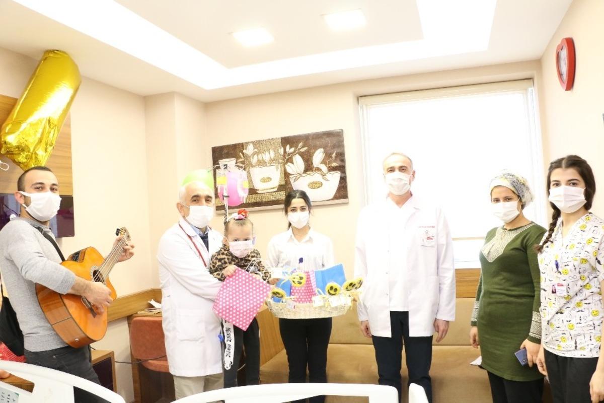 Minik hastalara anlamlı ziyaret