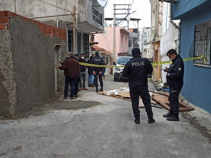 Evinde boğazı kesilmiş halde bulunan kadın hayatını kaybetti G2