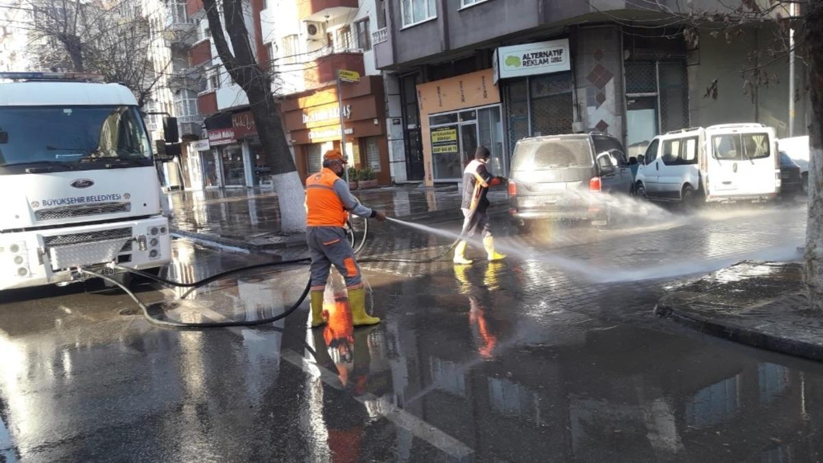 Malatya&rsquo;da cadde ve kaldırımları yıkanıyor