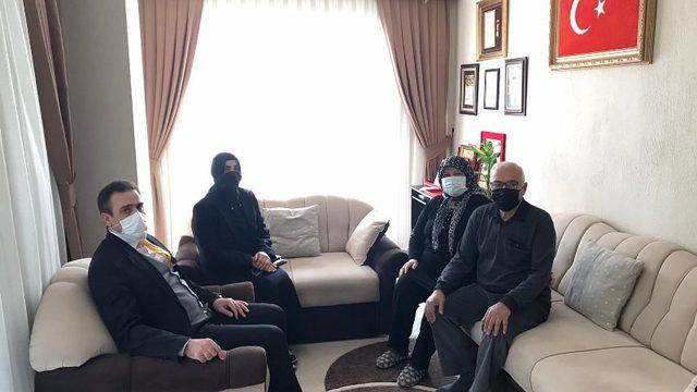 Burhaniye’de Kaymakam Memiş, şehit ailesini ziyaret etti