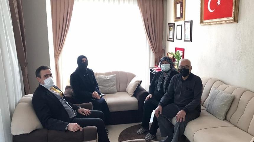Burhaniye&rsquo;de Kaymakam Memiş, şehit ailesini ziyaret etti