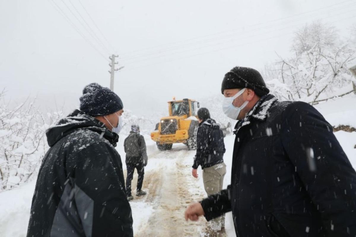 Vali Kaldırım, karla m&uuml;cadele &ccedil;alışmalarını yerinde inceledi