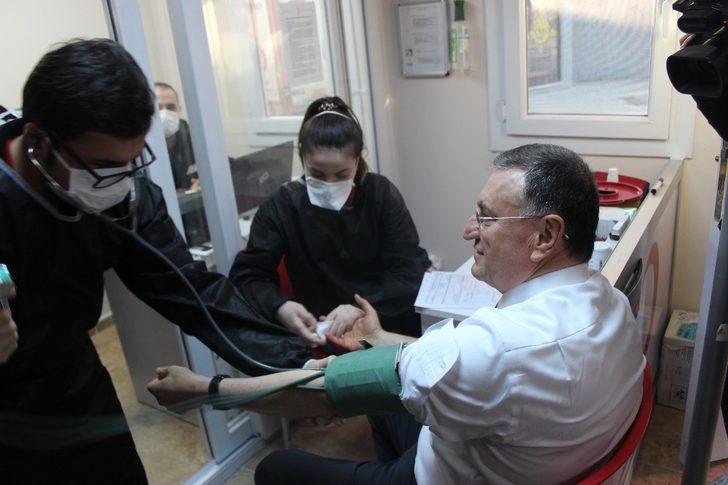 Büyükşehir Belediye Başkanı Savaş, Kızılay’a kan bağışında bulundu G3