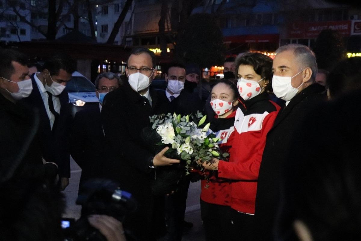 Bakan Kasapoğlu, Denizli&rsquo;deki spor yatırımlarını değerlendirdi