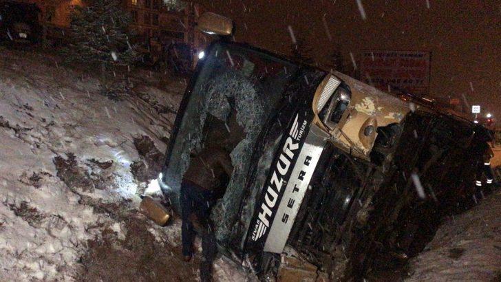 Kırıkkale’de yolcu otobüsü devrildi: Yaralılar var G4