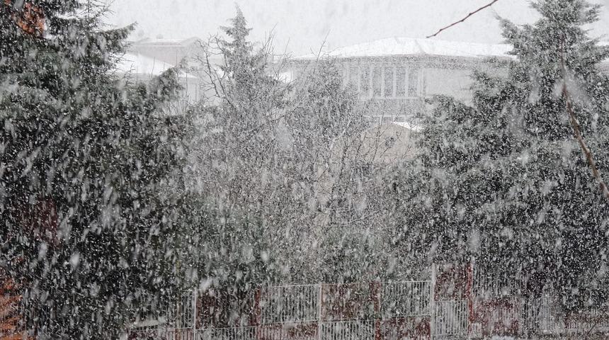 Son Dakika: Açıklamalar peş peşe geldi! Birçok ilde yüz yüze eğitime ara verildi