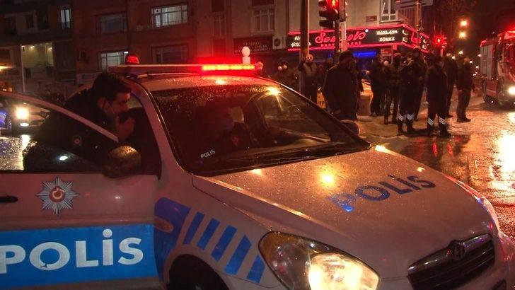 Zeytinburnu’nda 4 katlı binanın çatısı alev alev yandı G3