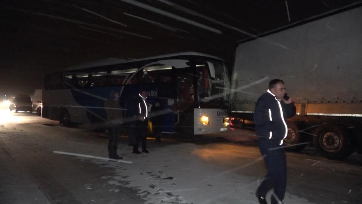 Kırıkkale-Kayseri karayolunda 15 ara&ccedil;lı zincirleme trafik kazası