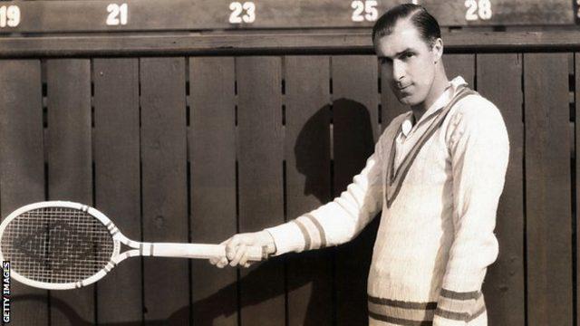 1920'de ABD spor dünyasının en önemli figürlerinden biri olan Tilden, eşcinselliğini açıkça yaşıyordu
