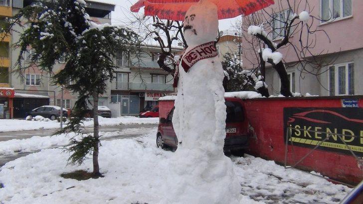 Kar yağışına dayanamayan ağaçlar kırıldı G4