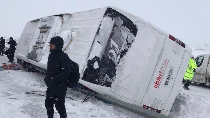 Fatsa Belediyespor kafilesini taşıyan otobüs devrildi G2