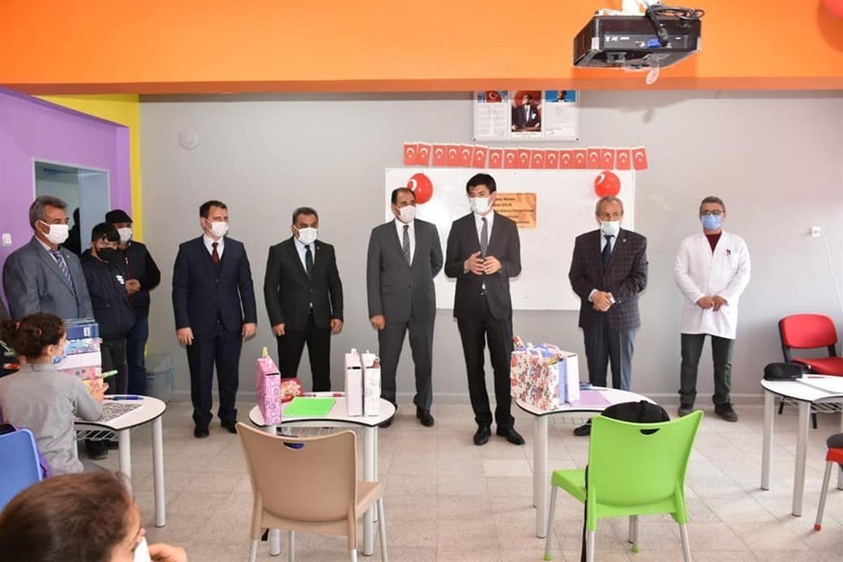 Beşsaray Ortaokulu&rsquo;nda FCL sınıfı a&ccedil;ıldı