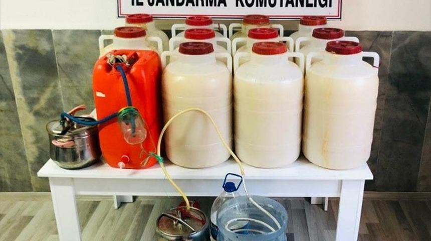 Mersin'de 485 litre sahte içki ele geçirildi: 2 gözaltı