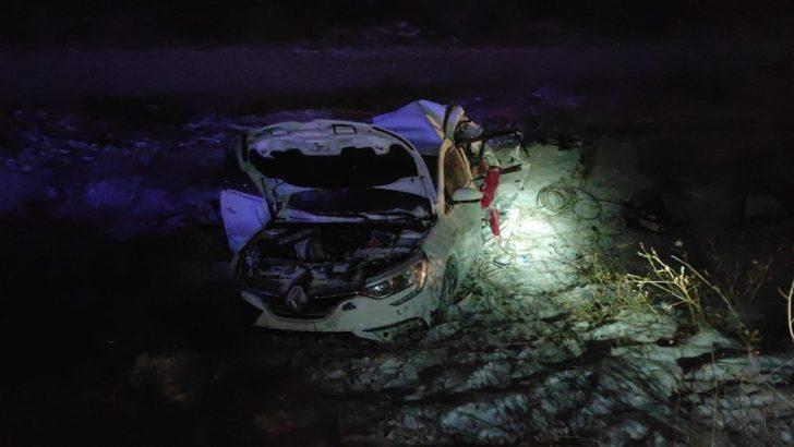 Devrilen tıra yardım için duran otomobile otobüs çarptı: 5 ölü, 32 yaralı G2