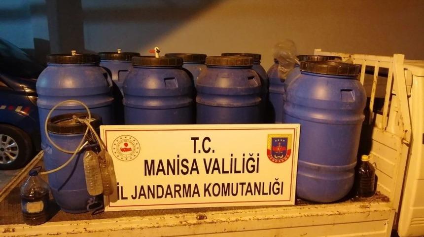 Ka&ccedil;ak şarap &uuml;retimi yapılan eve jandarmadan baskın