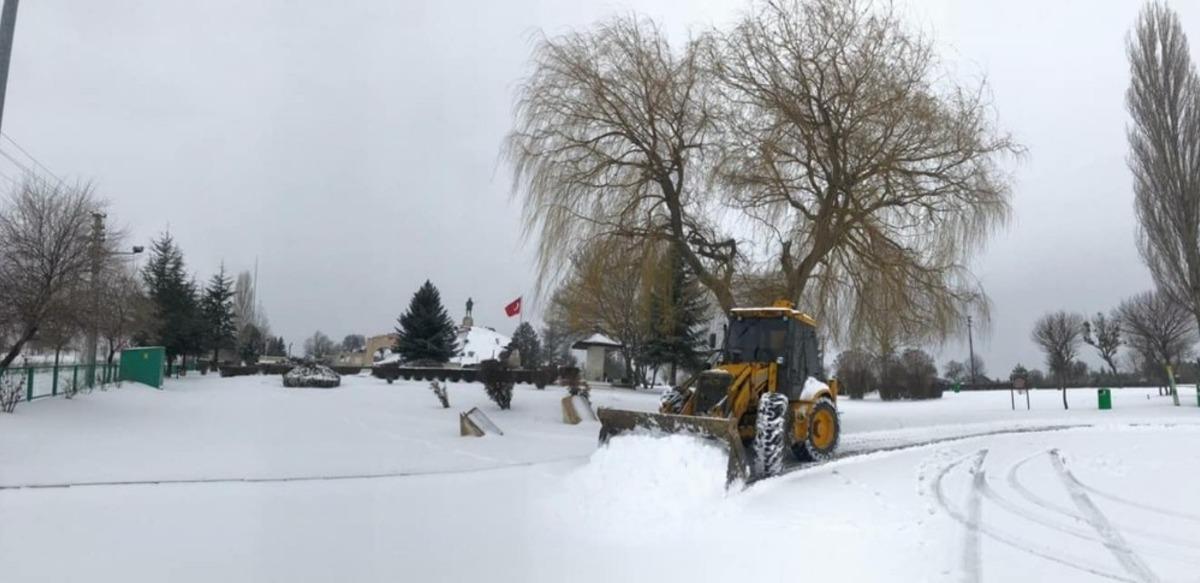 Dumlupınar Belediyesi&rsquo;nden karla m&uuml;cadele seferberliği