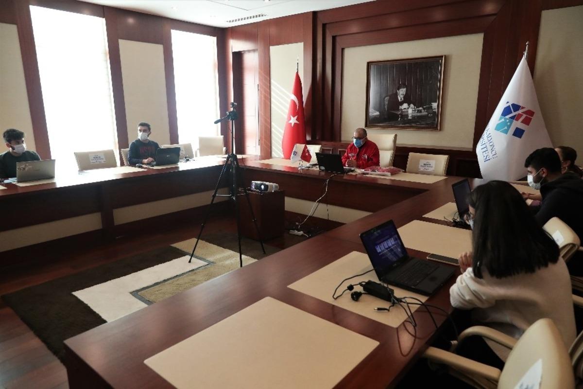 TEKNOFEST&rsquo;in seminerine HK&Uuml;&rsquo;den rekor katılım