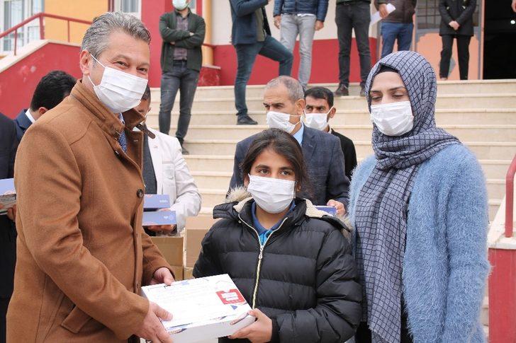 Midyat’ta öğrencilere tablet dağıtıldı G3