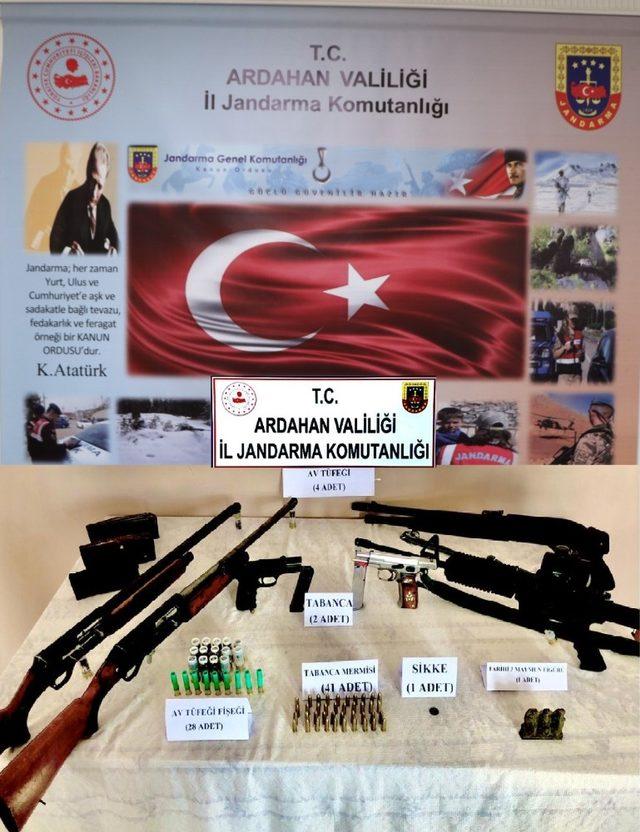 Ardahan’da silah ve tarihi eser kaçakçılığı