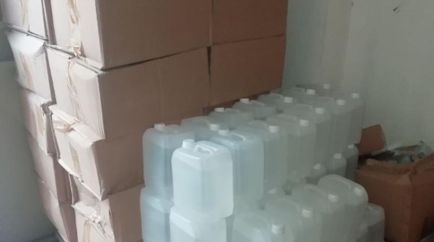 Gaziantep’te 15 bin 940 litre etil alkol ele geçirildi