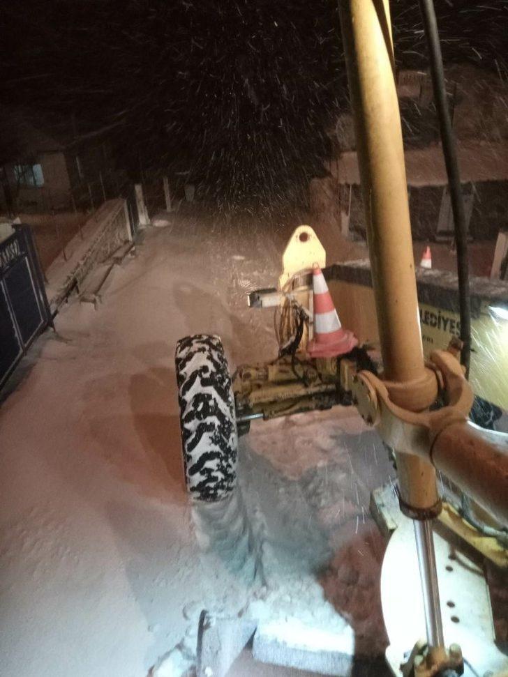 Soma’da karla mücadele devam ediyor G4