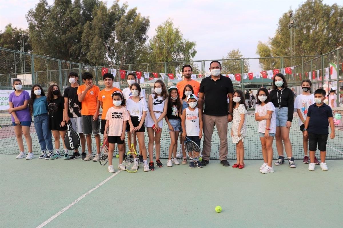 Torosların tenis&ccedil;ileri turnuvada madalya aldı