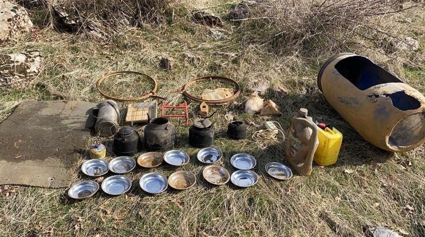 Bitlis&rsquo;te ter&ouml;r &ouml;rg&uuml;t&uuml;ne ait malzemeler ele ge&ccedil;irildi