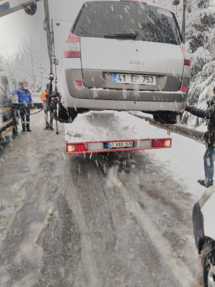Yolda kalan vatandaşlara zabıta yardım etti G4