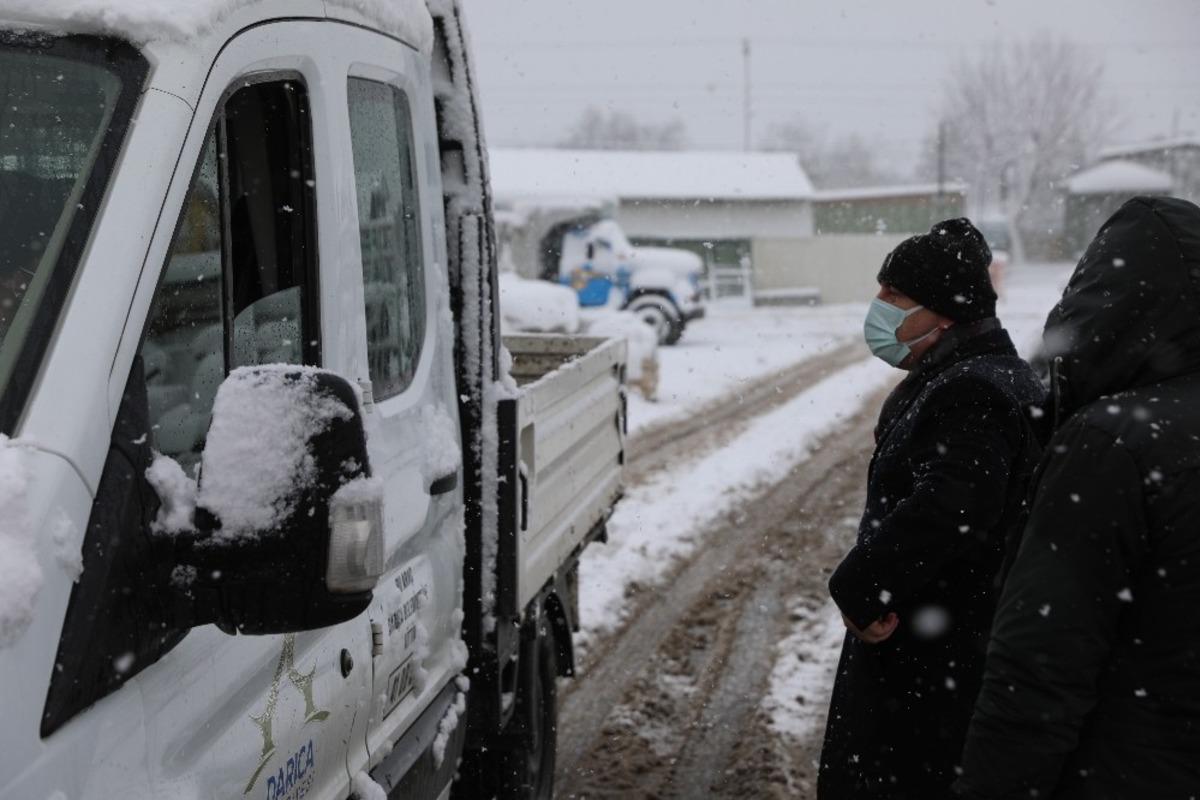 Başkan Bıyık, karla m&uuml;cadele &ccedil;alışmalarını inceledi