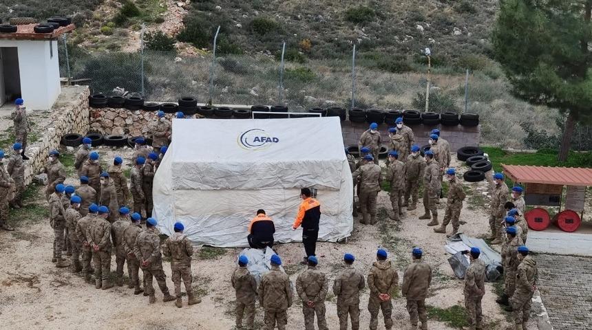 Jandarma personeline &ccedil;adır kurma eğitimi