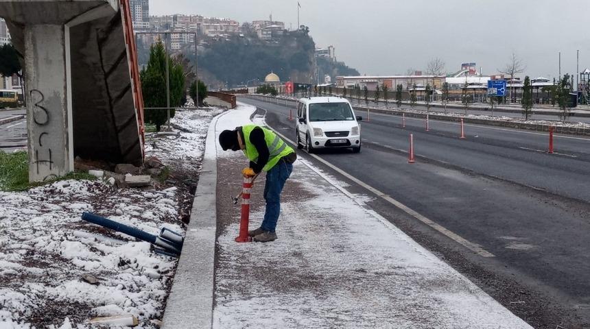 Zarar g&ouml;ren dubalar bakıma alındı