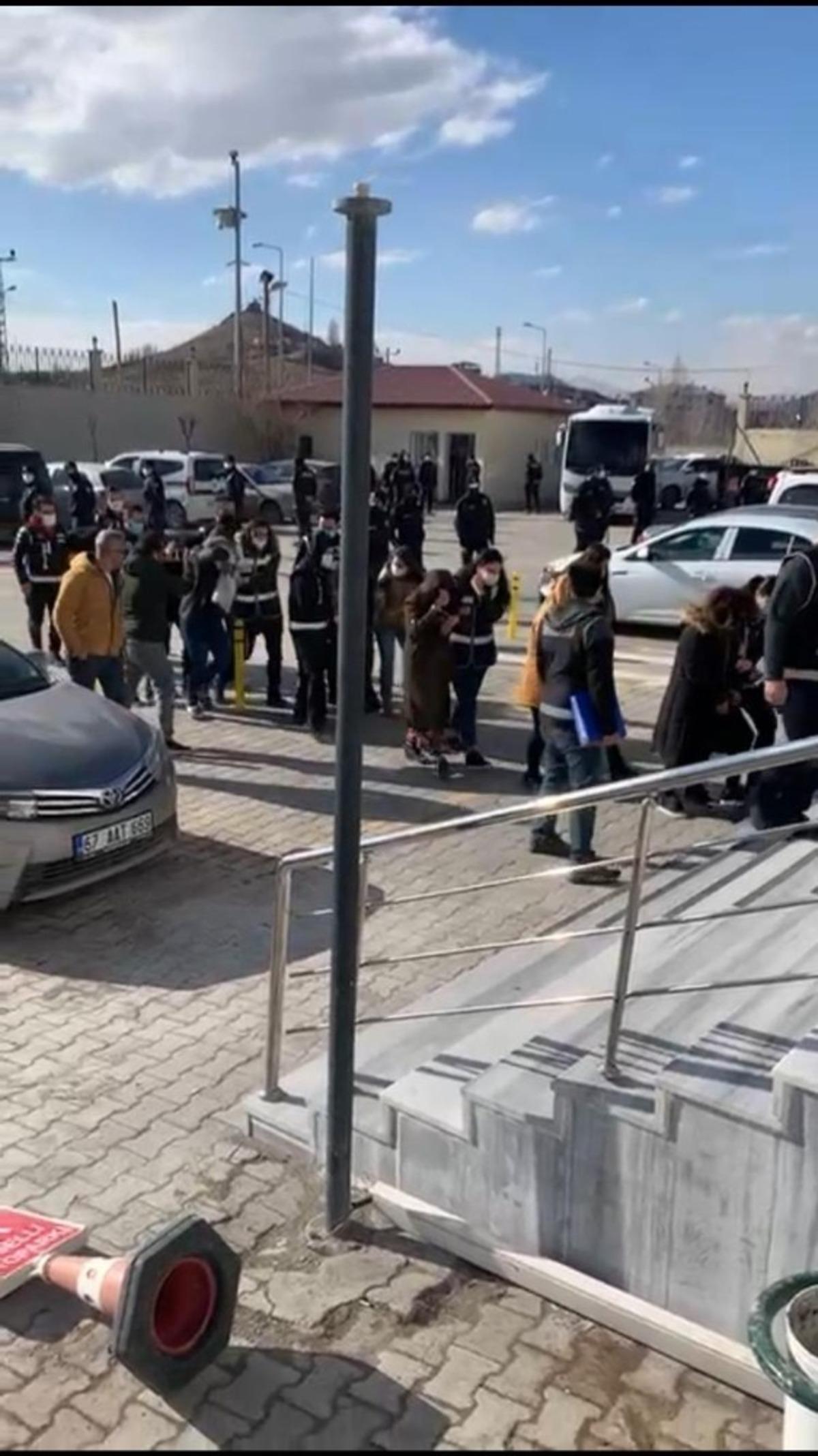 Ağrı&rsquo;da &rsquo;Sahte Gelinler&rsquo; operasyonunda 6 kişi tutuklandı