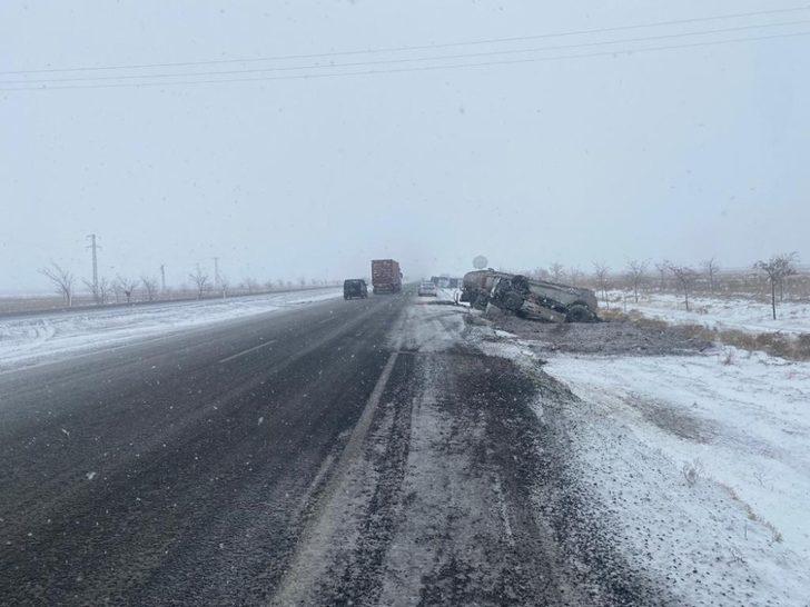 Konya’da tanker devrildi, sürücü yaralandı G3