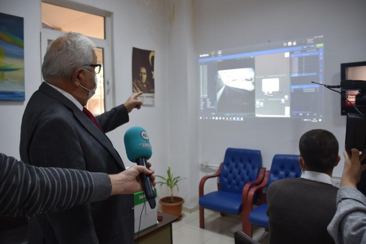 Posbıyık karla m&uuml;cadele &ccedil;alışmalarını anlık takip ediyor