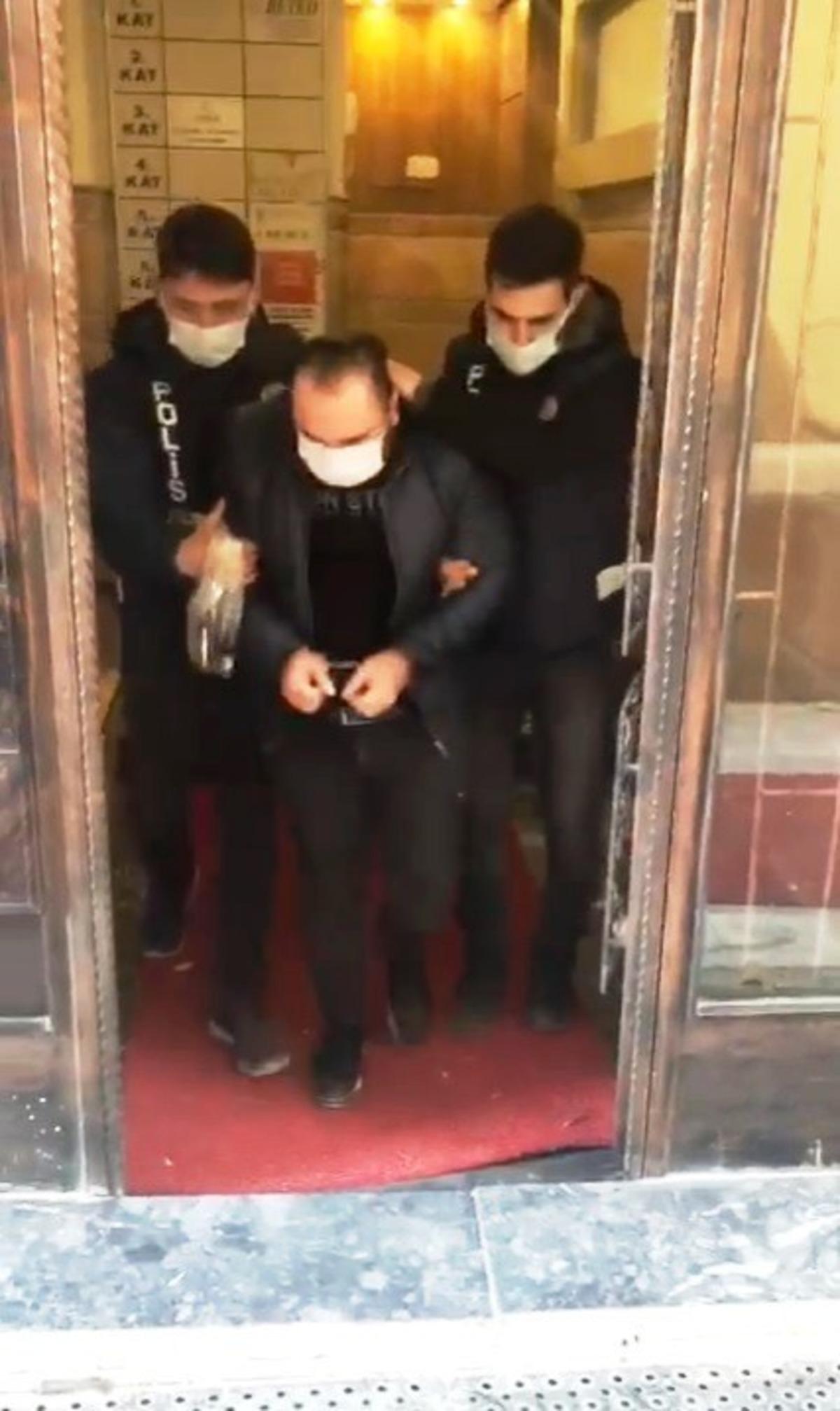 Şehit, gaziler ve &ccedil;ocukları adına binlerce lira toplayıp dolandırmışlar: 22 g&ouml;zaltı