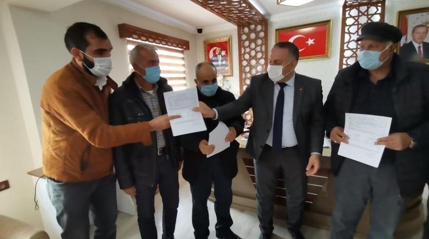 Şenkaya Belediyesi&rsquo;nden esnafa bin lira destek