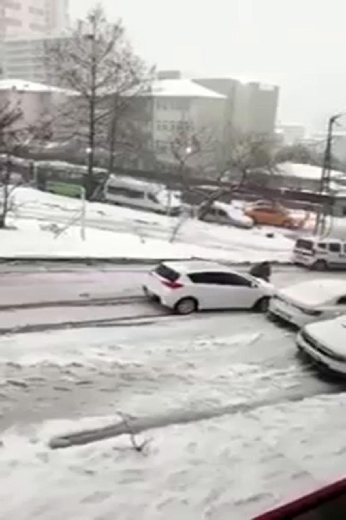 Esenyurt&rsquo;ta kayan aracını durdurmak i&ccedil;in direksiyondan indi &ouml;n&uuml;ne atladı