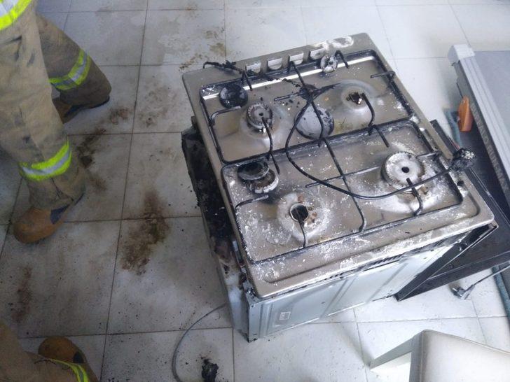 Burhaniye’de evin mutfağında çıkan yangını itfaiye söndürdü G3