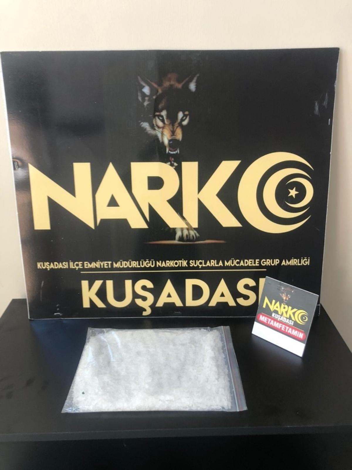 Kuşadası&rsquo;nda yarım kilo uyuşturucu yakalandı