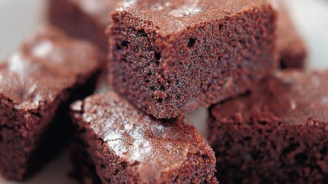 Kıskandırır: Bol Çikolatalı Brownie Tarifi
