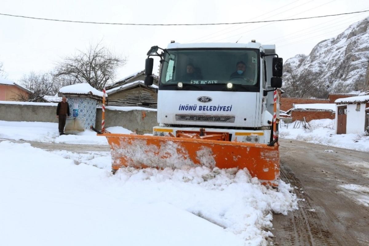 İn&ouml;n&uuml; Belediyesinden karla m&uuml;cadele seferberliği